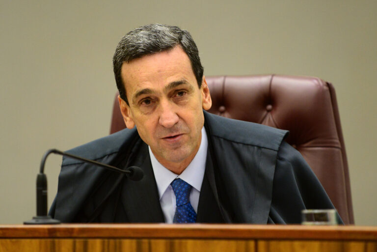 Governador do Amazonas tem julgamento retirado de pauta pelo Superior Tribunal de Justiça