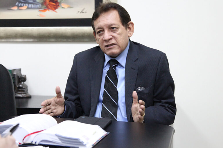 Tribunal Eleitoral do Amazonas entrega cadeiras de rodas para os cartórios eleitorais
