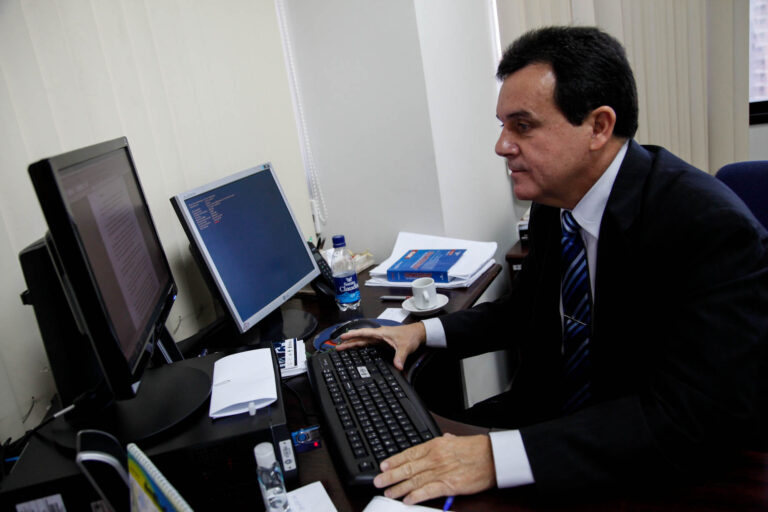 TJAM reforma sentença para conceder aposentadoria por invalidez decorrente de acidente de trabalho