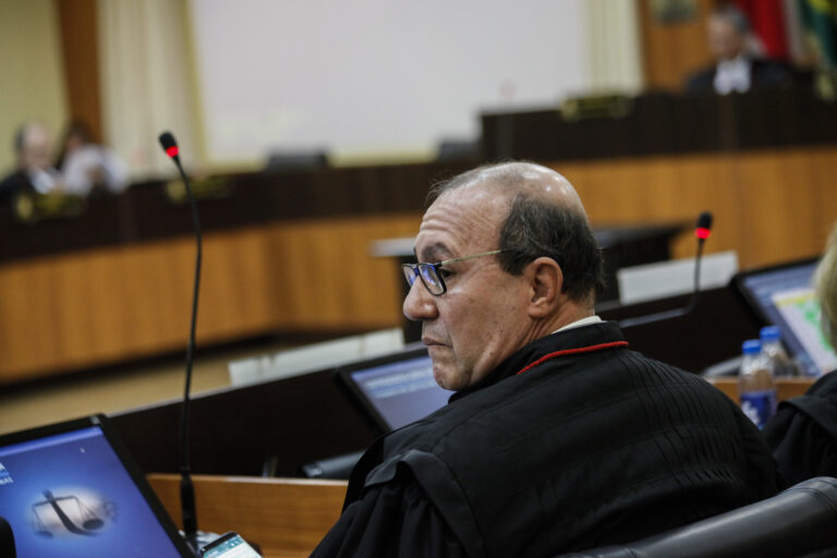 Para TJAM, deve-se analisar a revisão de alimentos pela necessidade, capacidade e proporcionalidade