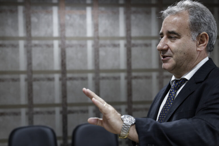 Banco não deve reter remuneração de cliente para cobrir cheque especial, decide TJAM