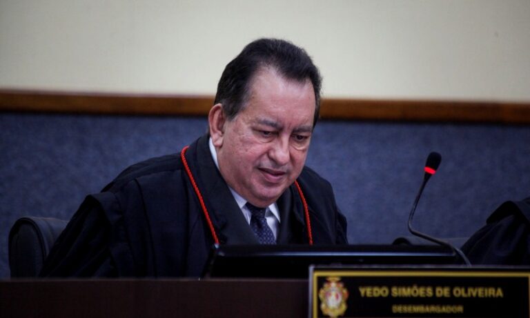 Professora tem direito à promoção de carreira, decide 2ª Câmara Cível do Amazonas