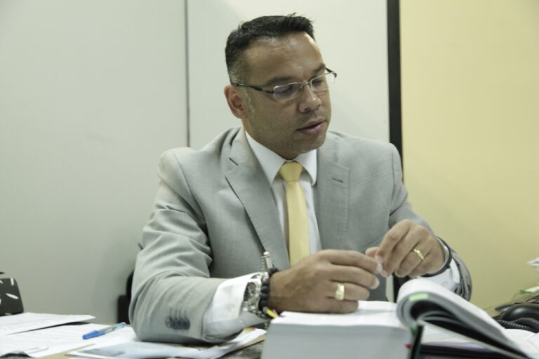 Tribunal do Júri do Amazonas condena réu por tentativa de homicídio contra três vítimas