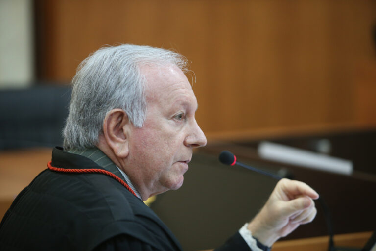 Afastamento de função pública exige risco à instrução processual, decide Tribunal do Amazonas