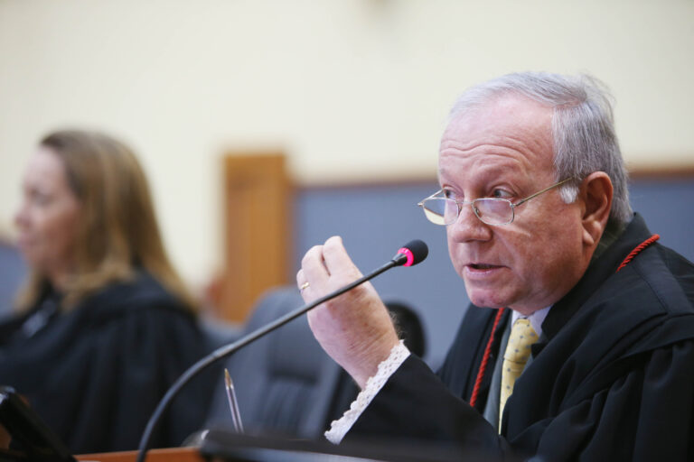 Conflitos sobre promessa de compra de imóvel exigem análise de mérito, fixa TJAM