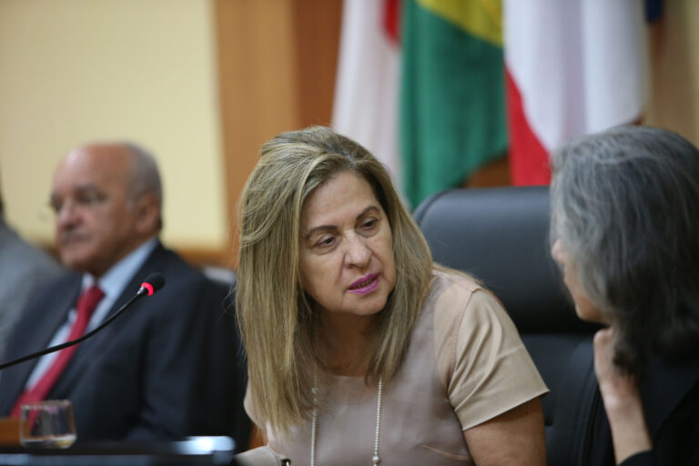 Tratamento não coberto por plano de saúde pode ser concedido excepcionalmente, firma TJAM