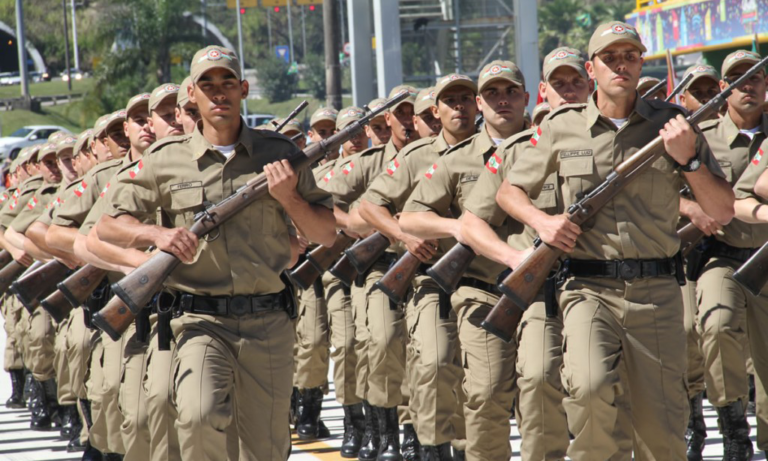 Comandante da Academia da PM de SC é competente para punir militares sob sua subordinação