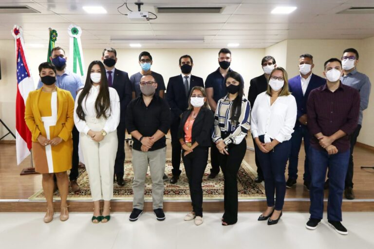 Defensoria do Amazonas dá posse a mais 12 novos servidores aprovados em concurso público