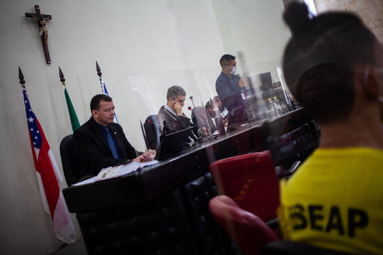 Tribunal do Júri de Manaus condena jovem que matou idosa e seu sobrinho