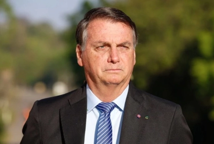 Bolsonaro pede a Moraes autorização para realizar exames médicos