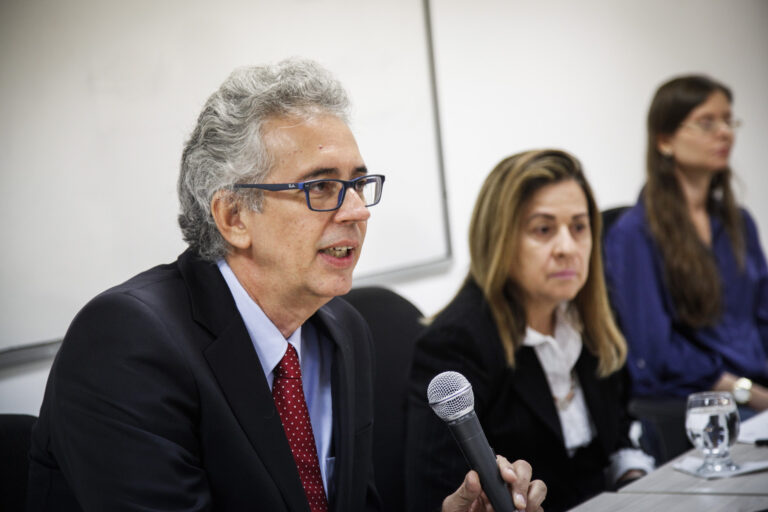 Paulo Lima diz que cumulação dos cargos de Escrivão e Tenente Militar é vedada pela Constituição