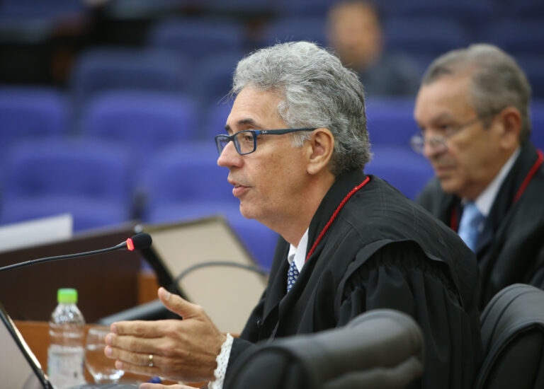 Paulo Lima indefere pedido de justiça gratuita por falta de pressupostos legais para sua concessão