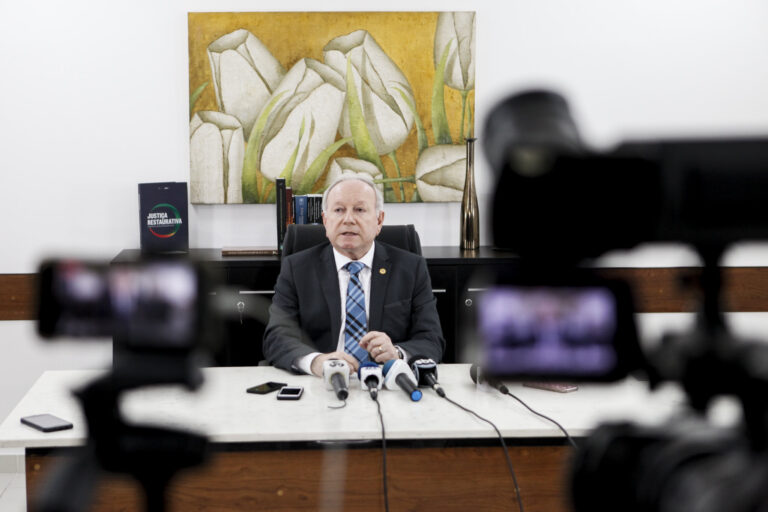 João Simões reconhece dissolução de casamento por abandono do lar após réu não ser encontrado