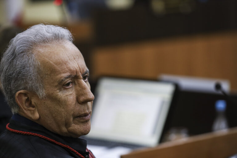 Esgoto a céu aberto chama a responsabilidade da Manaus Ambiental face ao interesse coletivo