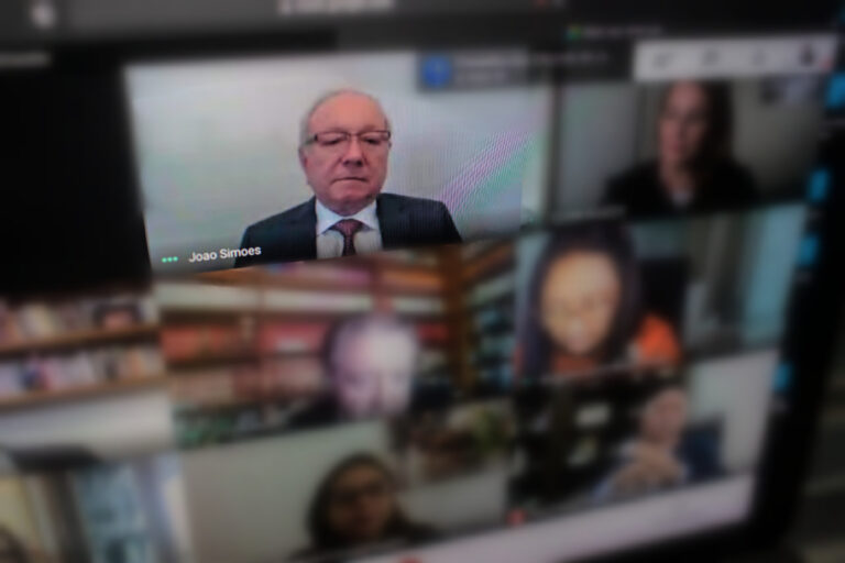 Homem que teve nome negativado por contrato não firmado com operadora deve ser indenizado, diz TJAM