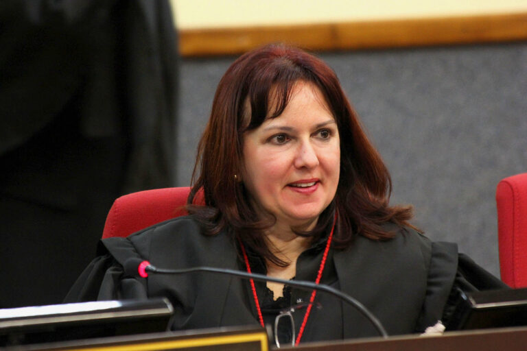 Carla Reis nega segurança a candidato em concurso por falta da prova pré-constituída do direito