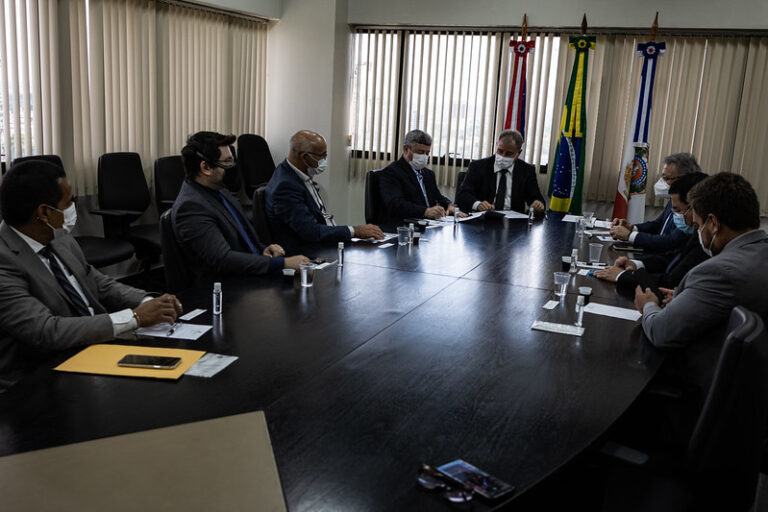 TJAM e da Prefeitura de Lábrea firmam acordo de cooperação técnica relativo ao Projeto Puxirum