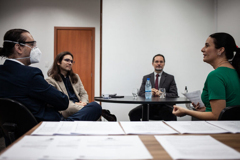 Novos juízes conhecem as instalações e o funcionamento da 2.ª Vara de Execução Penal de Manaus