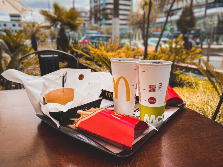 Em SP, McDonald’s indenizará homem por obrigá-lo a transportar alimentos perecíveis irregularmente