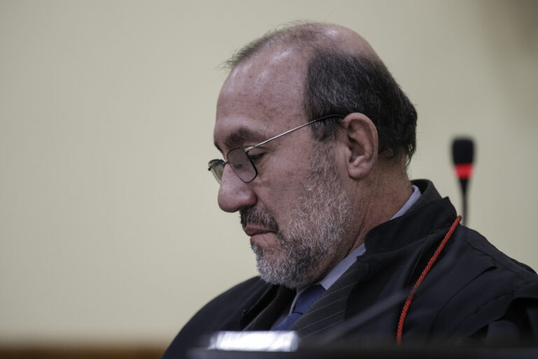 Afastamento de professor da Seduc/Am para aperfeiçoamento depende do interesse público