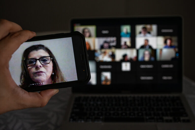 Amazonas não pode transferir ao servidor a prova de que tenha direito à licença prêmio