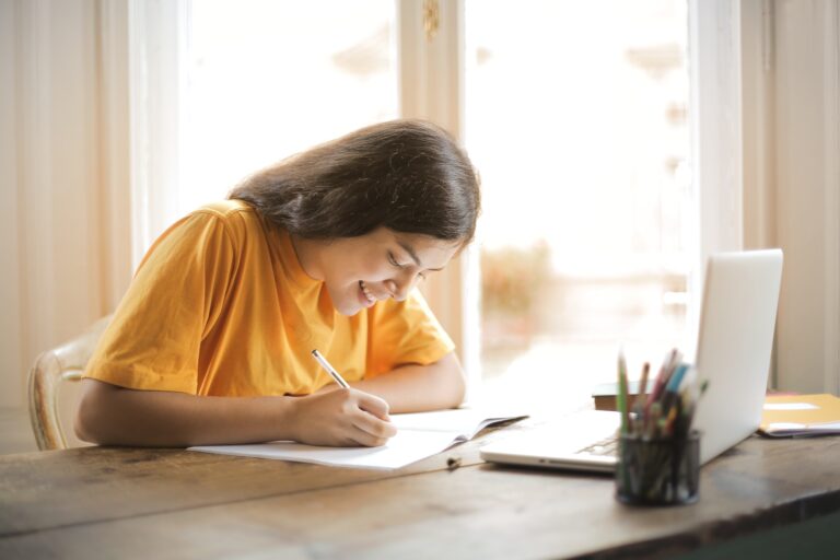 Idade de 18 anos deve ser observada para o exame supletivo e não para cursá-lo, julga TJAM