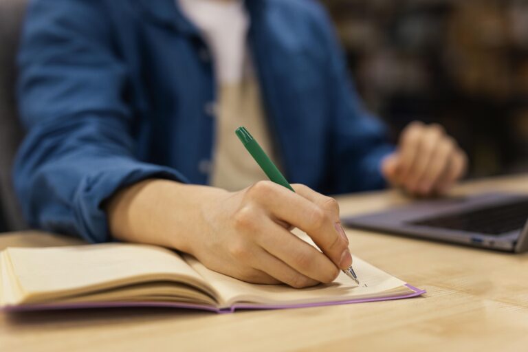 TJ-SP publica edital de abertura de concurso para assistente social e psicólogo