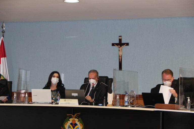Pleno do TCE-AM julga contas irregulares e multa ex-gestor de Maraã