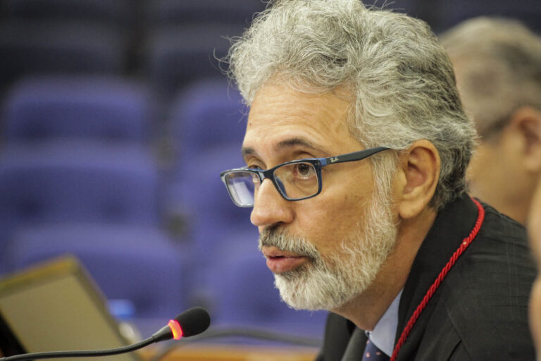 Reconhecendo que não tenha competência, juiz não deve extinguir o processo, diz relator Paulo Lima