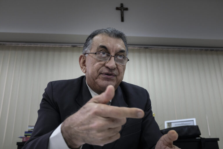 Prorrogação irregular de contrato temporário em Coari impõe indenização a servidor