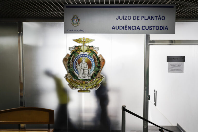 Atentado a custodiados em Manaus justifica a realização de audiência por videoconferência  no TJAM