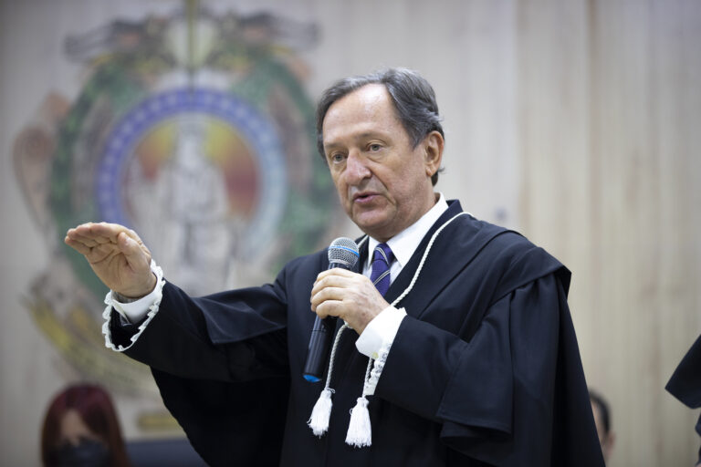 TJAM: Tese de porte para defesa pessoal não afasta condenação pela comercialização da arma