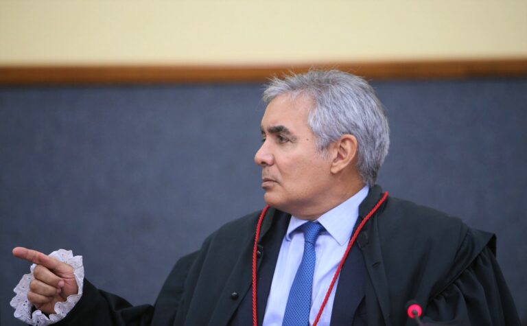 Liminar mantida: descontos indevidos de Banco na conta de cliente são afastados em Manaus