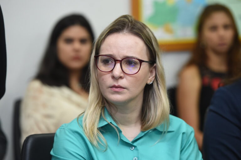 Diploma de pós-graduação obtido no exterior exige referendo do MEC firma decisão no Amazonas