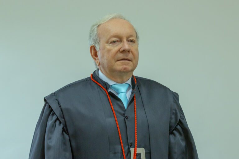 Suspensão de motorista de aplicativo de transporte/AM exige contraditório e ampla defesa