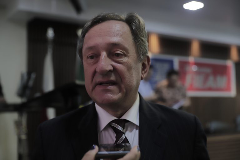 Remuneração de servidores do Município de Manaus não pode exceder a do prefeito, fixa decisão