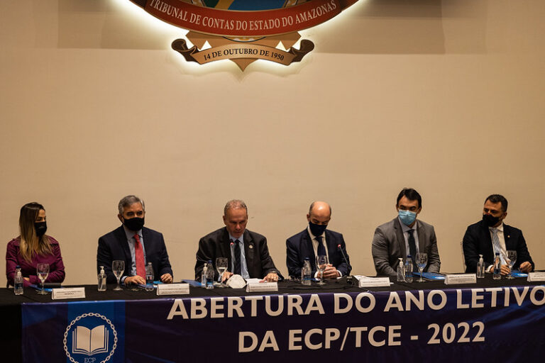 Desembargador Pascarelli representa TJAM na abertura do ano letivo da Escola de Contas Públicas do