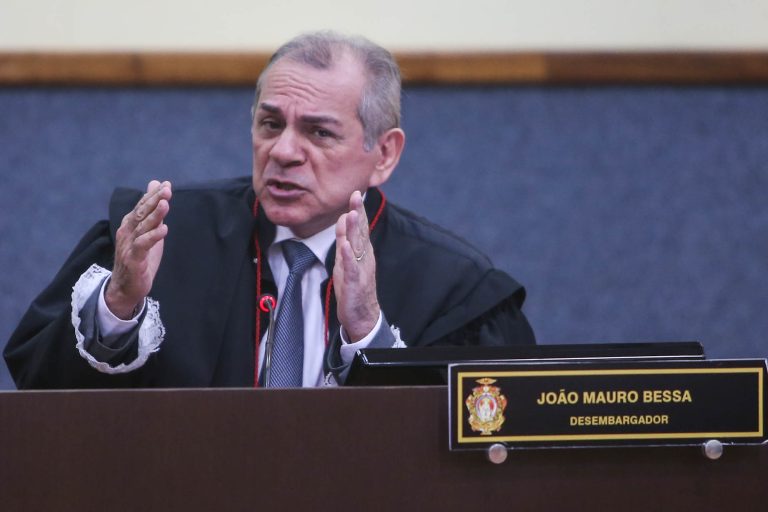 É regular o ato de juiz que na ausência da DPE-AM nomeia advogado ao acusado