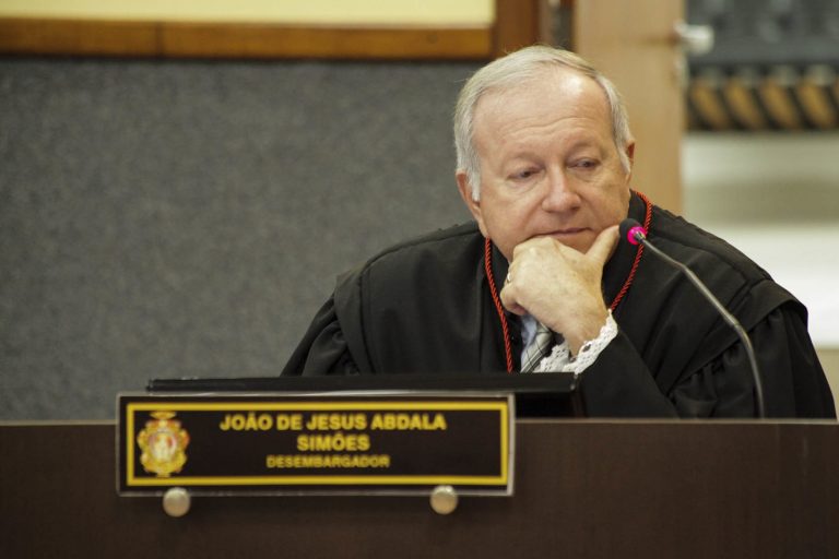 TJ/AM fixa critérios que orientam quanto à legalidade da cobrança de serviços bancários