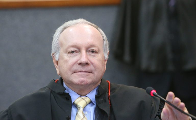 Amazonas Energia não pode apurar unilateralmente desvio de energia elétrica