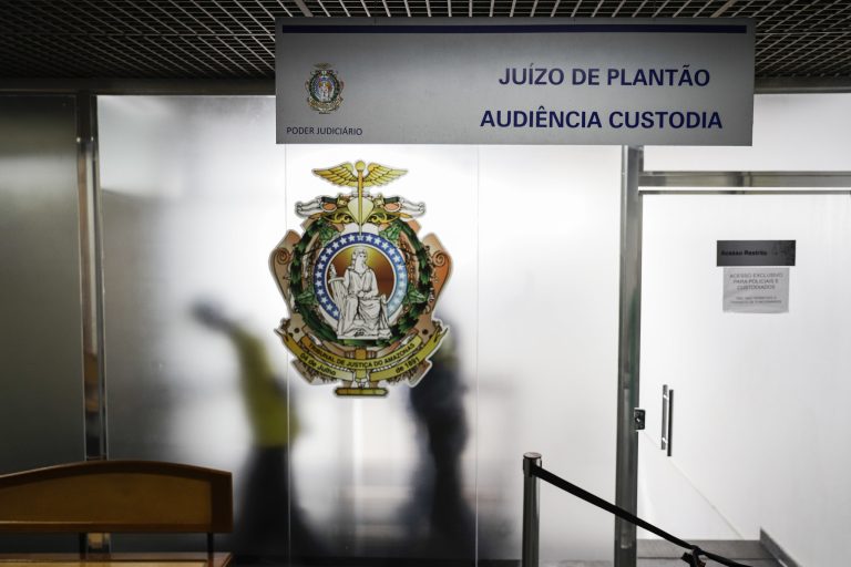 Juíza Plantonista de Manaus mantém prisão de custodiado que queria ostentar com carro roubado