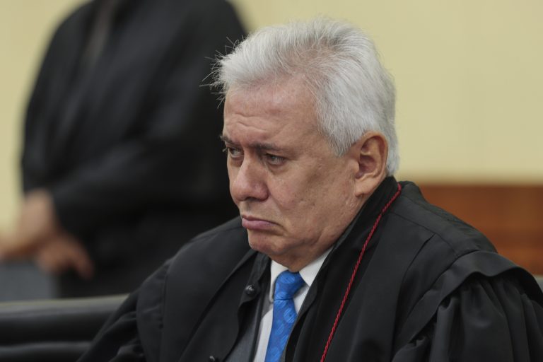 Estelionato praticado com ajuda de servidor finda em afastamento de Vereadora no Amazonas