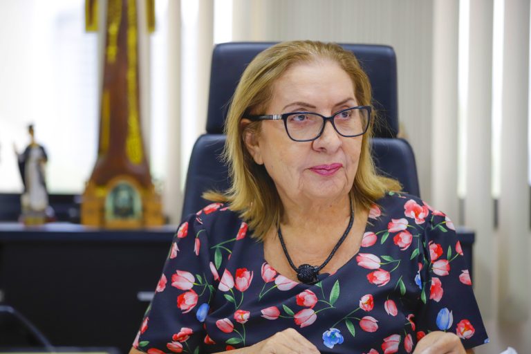 Impossibilidade de reabilitação justifica aposentadoria por invalidez em Manaus