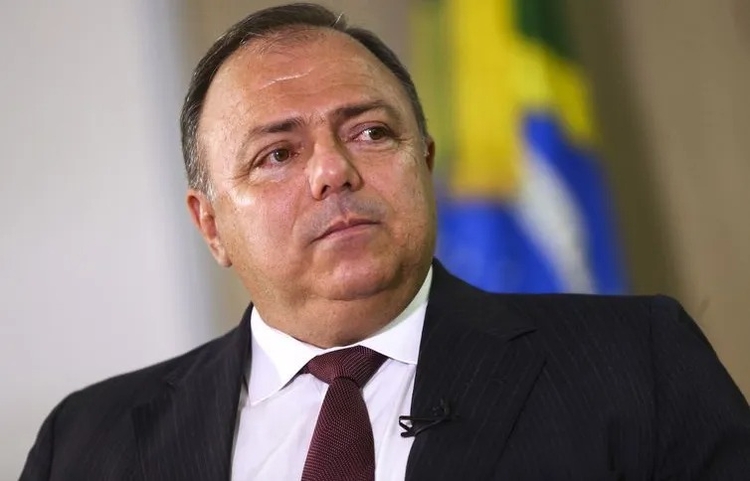 Justiça inocenta Pazuello por crise do oxigênio em Manaus