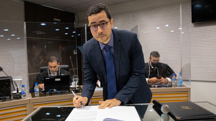 TRE-AM empossa novo membro, o Juiz Federal Marcelo Pires