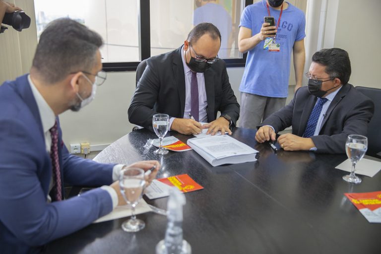 Tribunal de Justiça recebe relatório final da CPI da Amazonas Energia