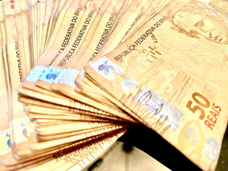 Na separação do casal, alimentos da ex-mulher devem ser compatíveis com o padrão anterior