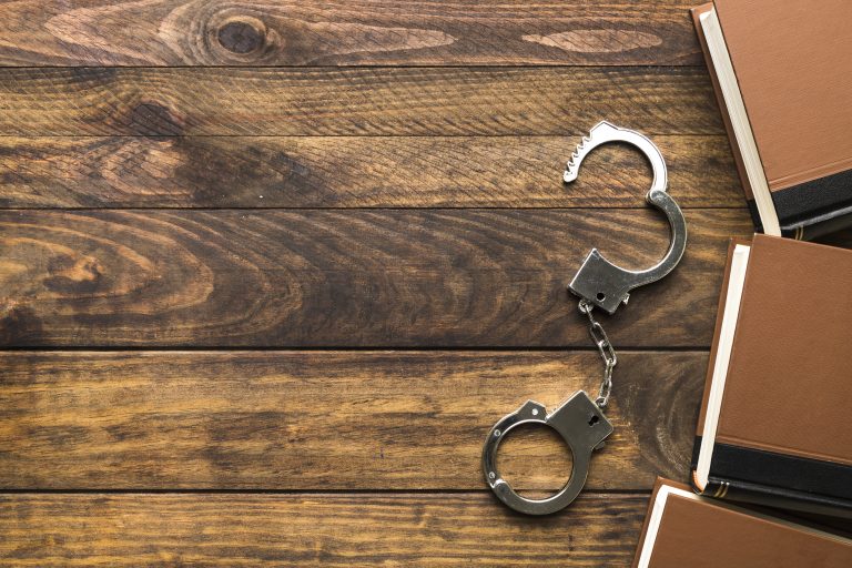 Justiça do Amazonas condena avó por favorecer a prostituição da neta e o sujeito do estupro