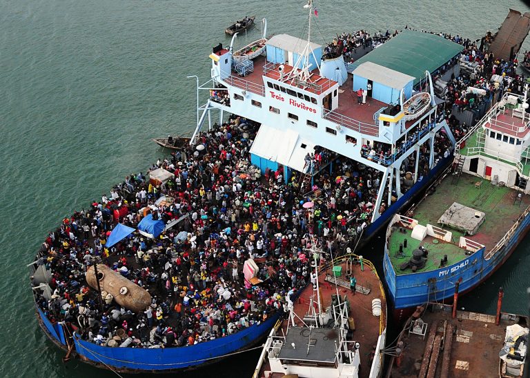 Excesso de passageiros em barcos no Amazonas é atentado à segurança fluvial