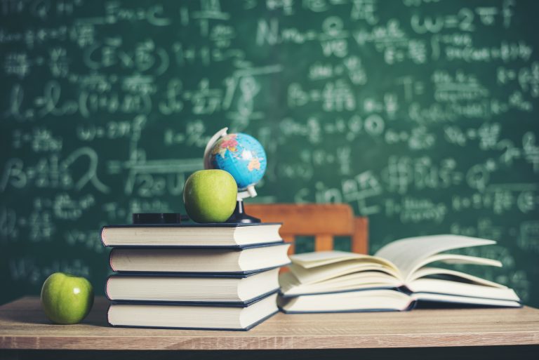 Professor do Amazonas com pós graduação tem direito certo à promoção na carreira